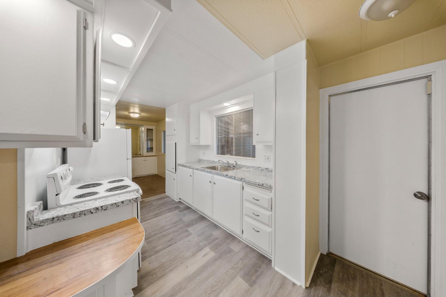 4399 Aplicella Ct #32, Manteca, CA 95337