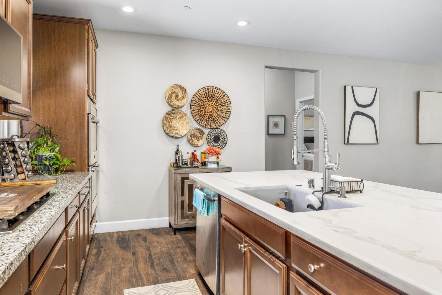 826 Grace Dr, Los Banos, CA 93635