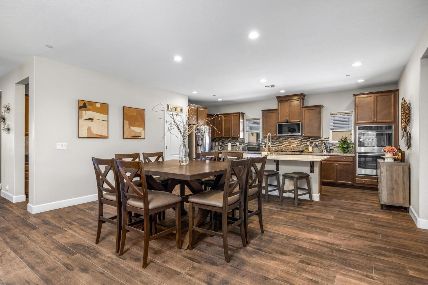 826 Grace Dr, Los Banos, CA 93635