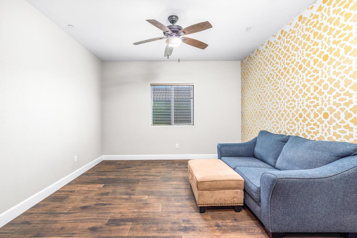 826 Grace Dr, Los Banos, CA 93635