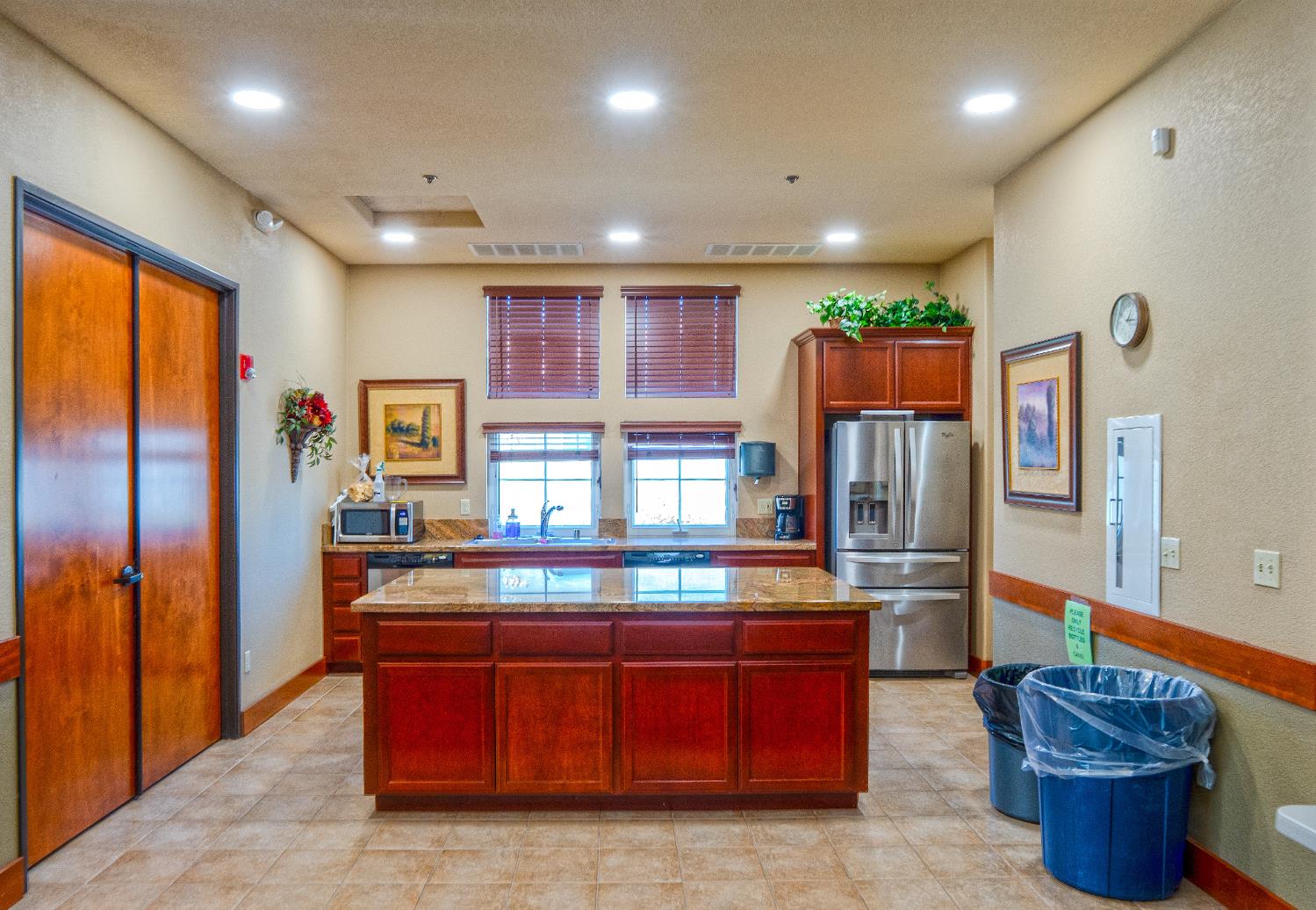 826 Grace Dr, Los Banos, CA 93635