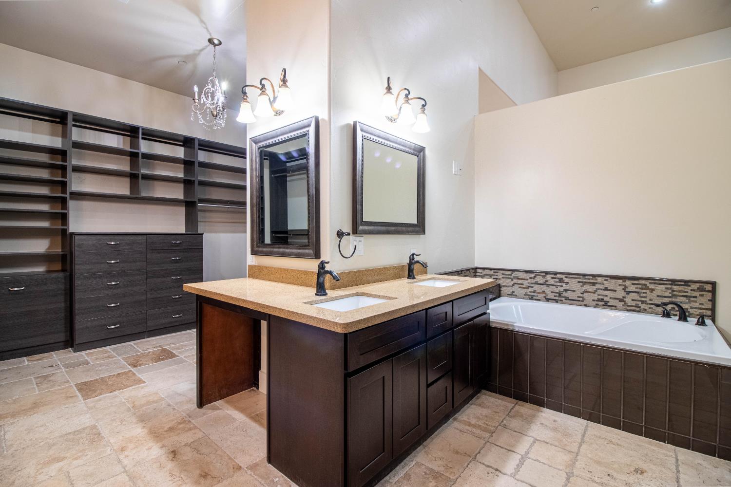 4809 Trails Ct, Modesto, CA 95357