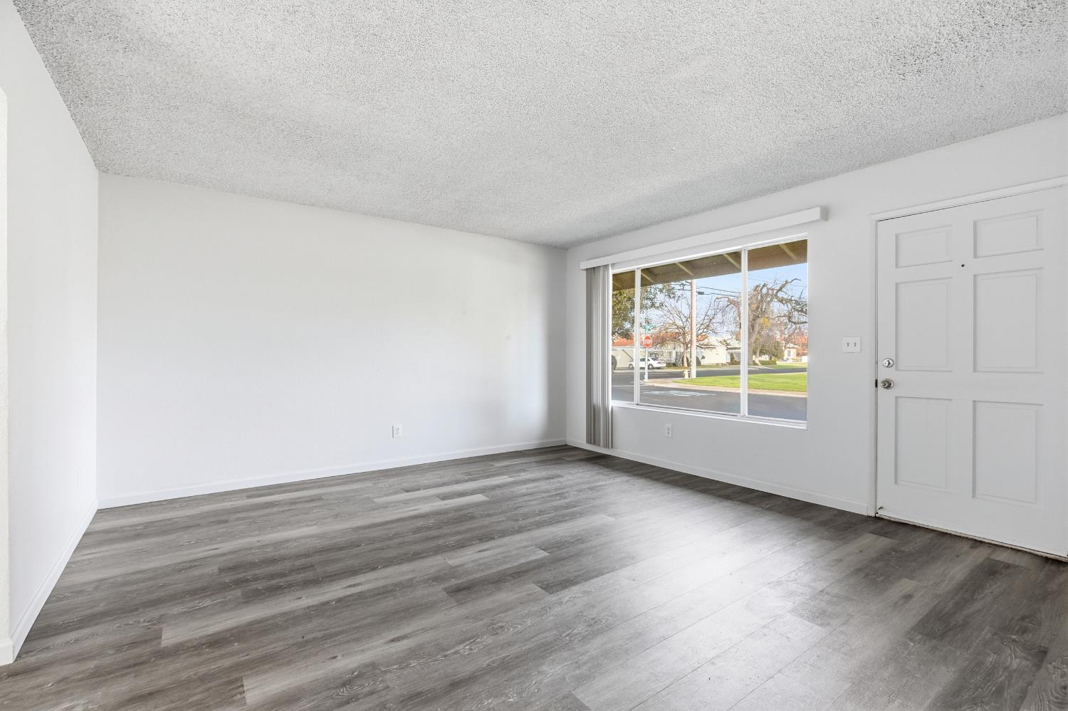 1802 Rockford Ave, Modesto, CA 95355