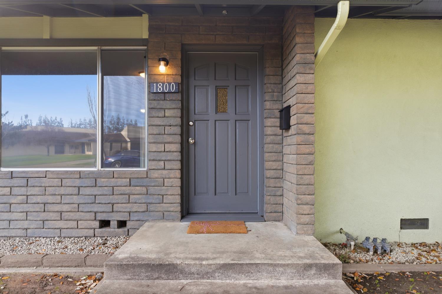 1802 Rockford Ave, Modesto, CA 95355