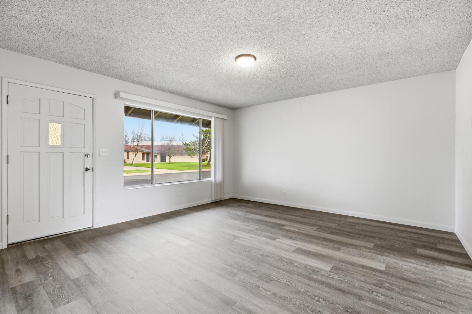 1802 Rockford Ave, Modesto, CA 95355