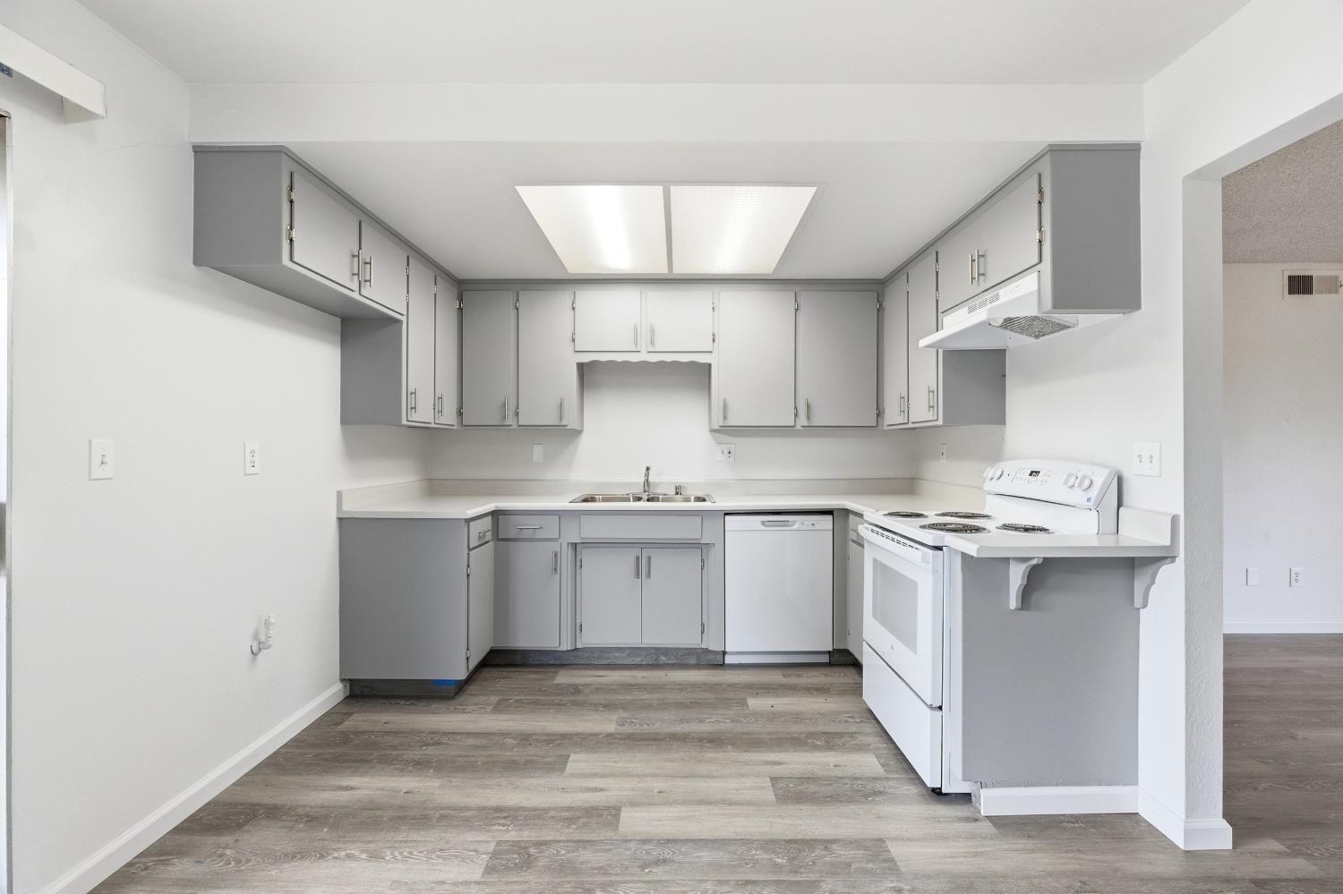 1802 Rockford Ave, Modesto, CA 95355