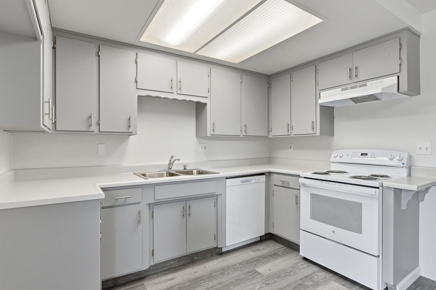 1802 Rockford Ave, Modesto, CA 95355