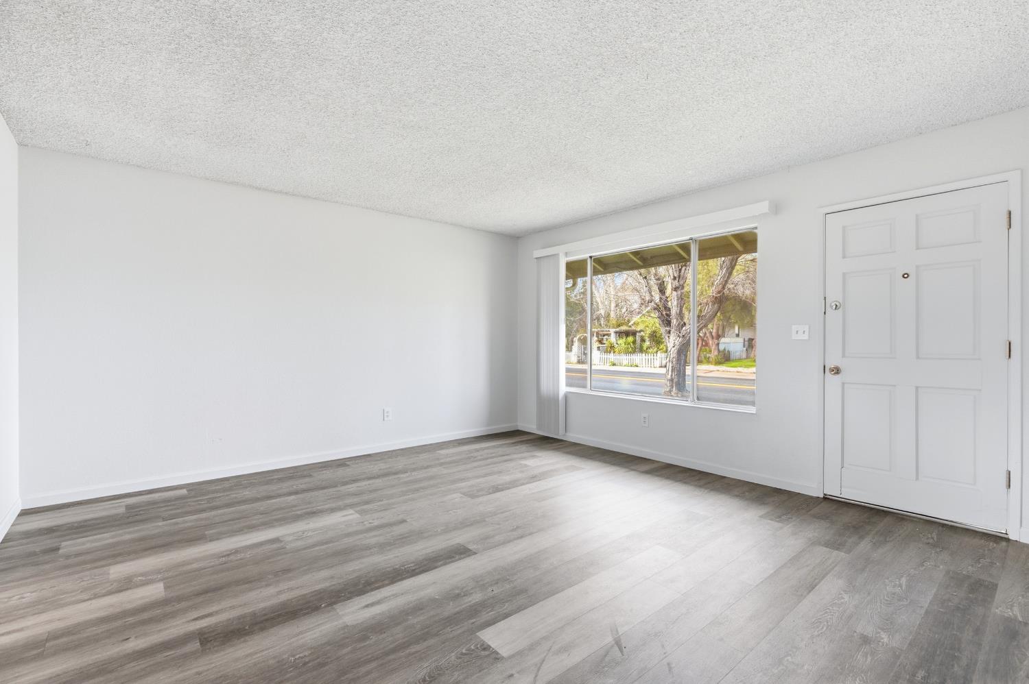 1802 Rockford Ave, Modesto, CA 95355