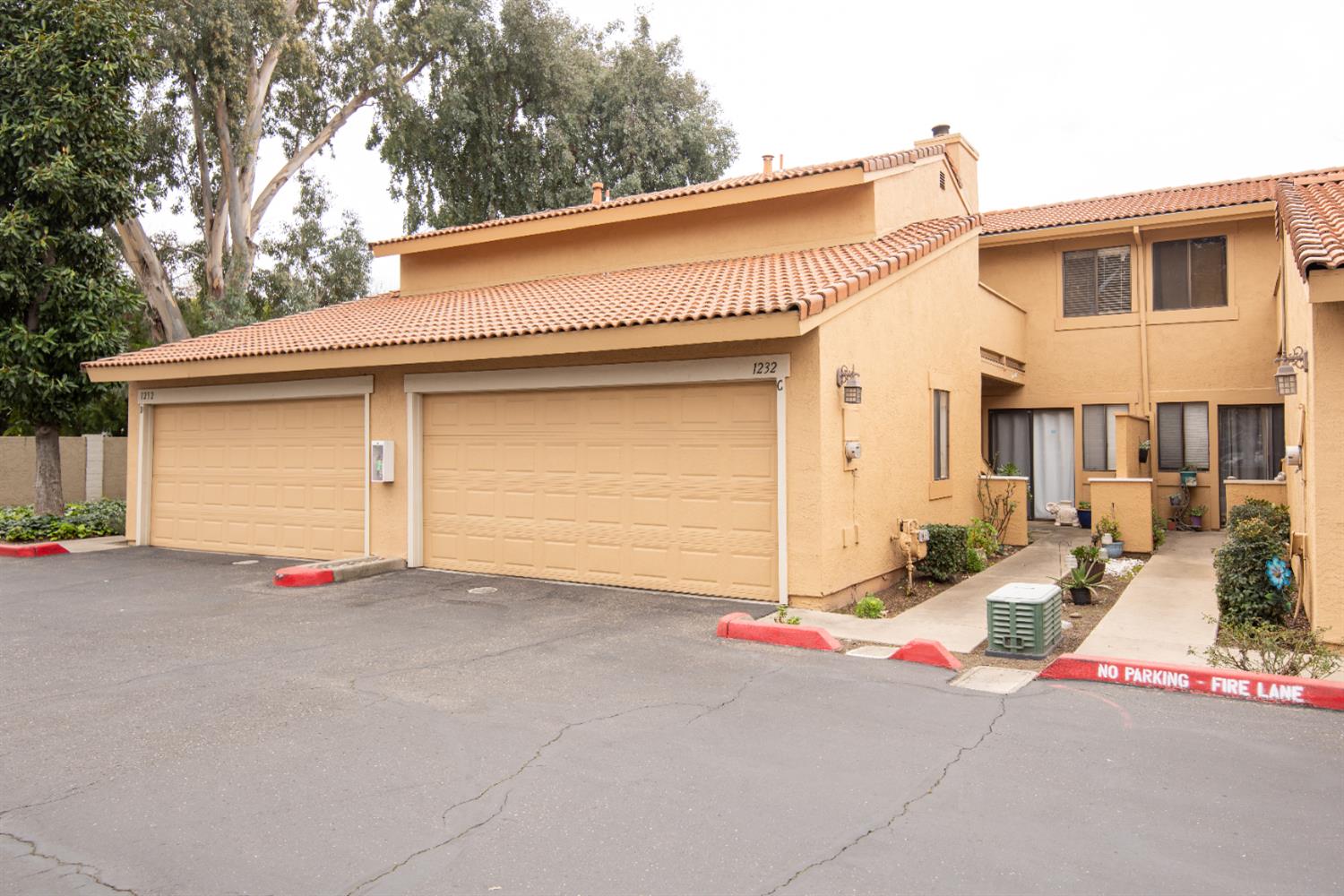 1232 W Roseburg Ave #C, Modesto, CA 95350