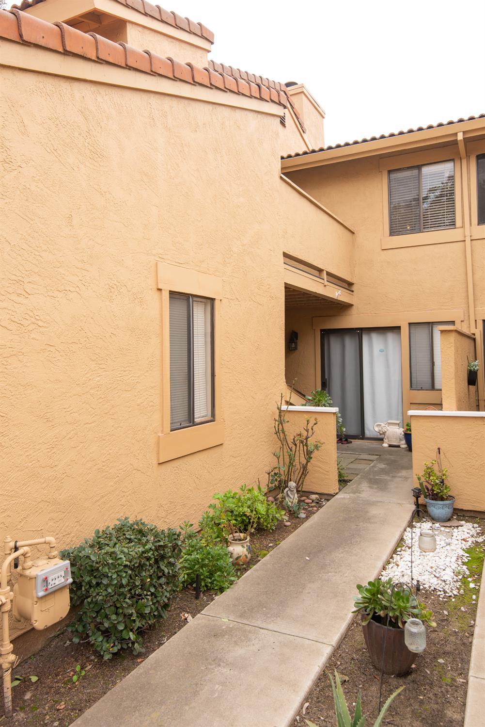 1232 W Roseburg Ave #C, Modesto, CA 95350