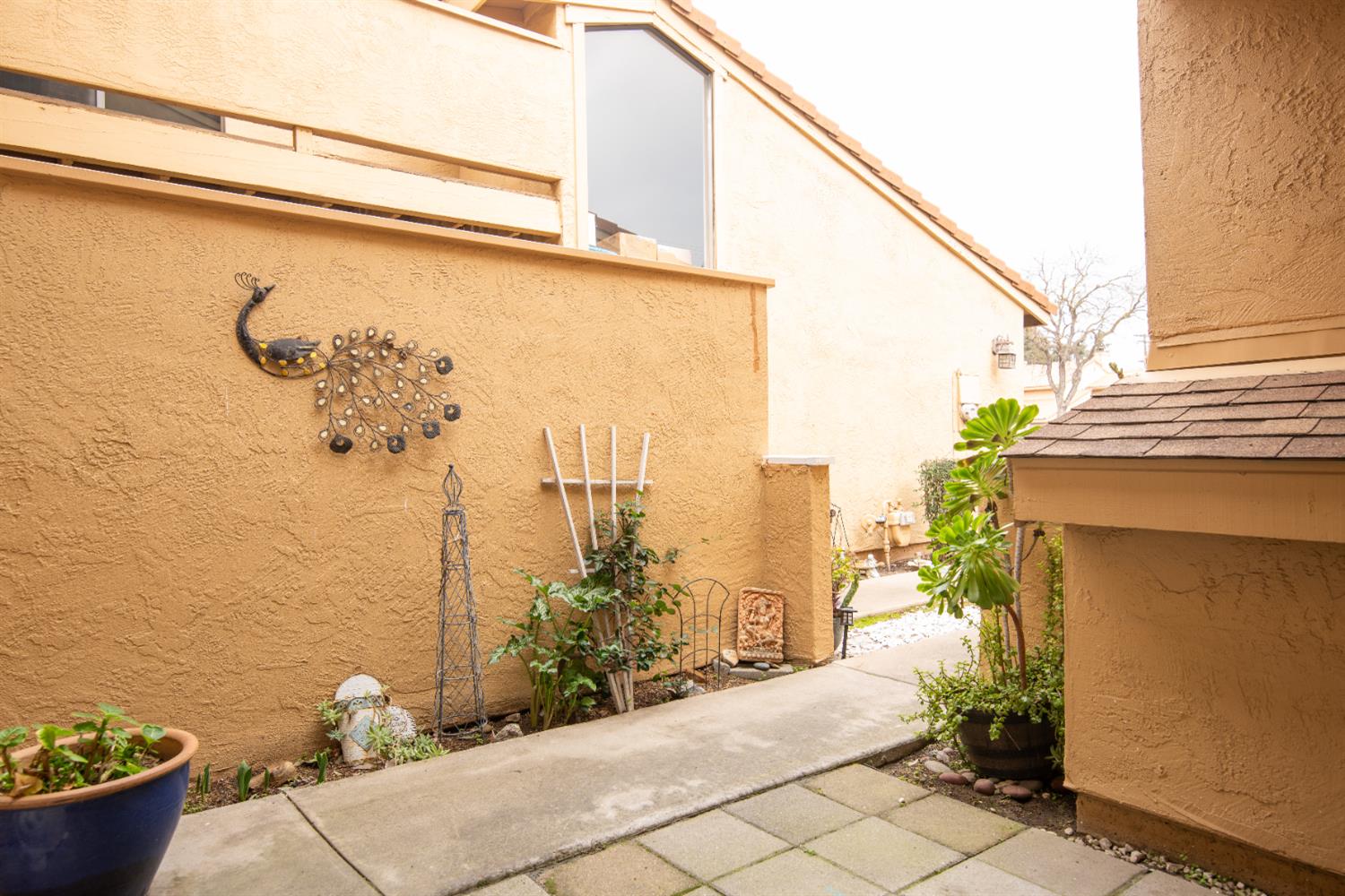 1232 W Roseburg Ave #C, Modesto, CA 95350