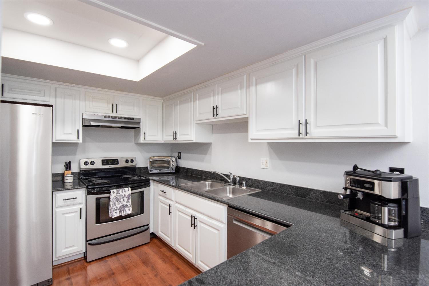 1232 W Roseburg Ave #C, Modesto, CA 95350