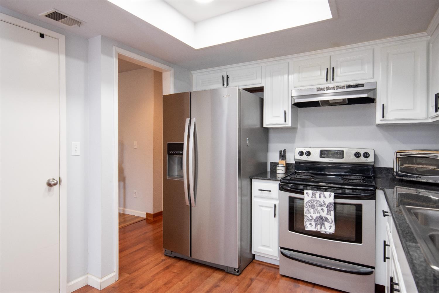 1232 W Roseburg Ave #C, Modesto, CA 95350