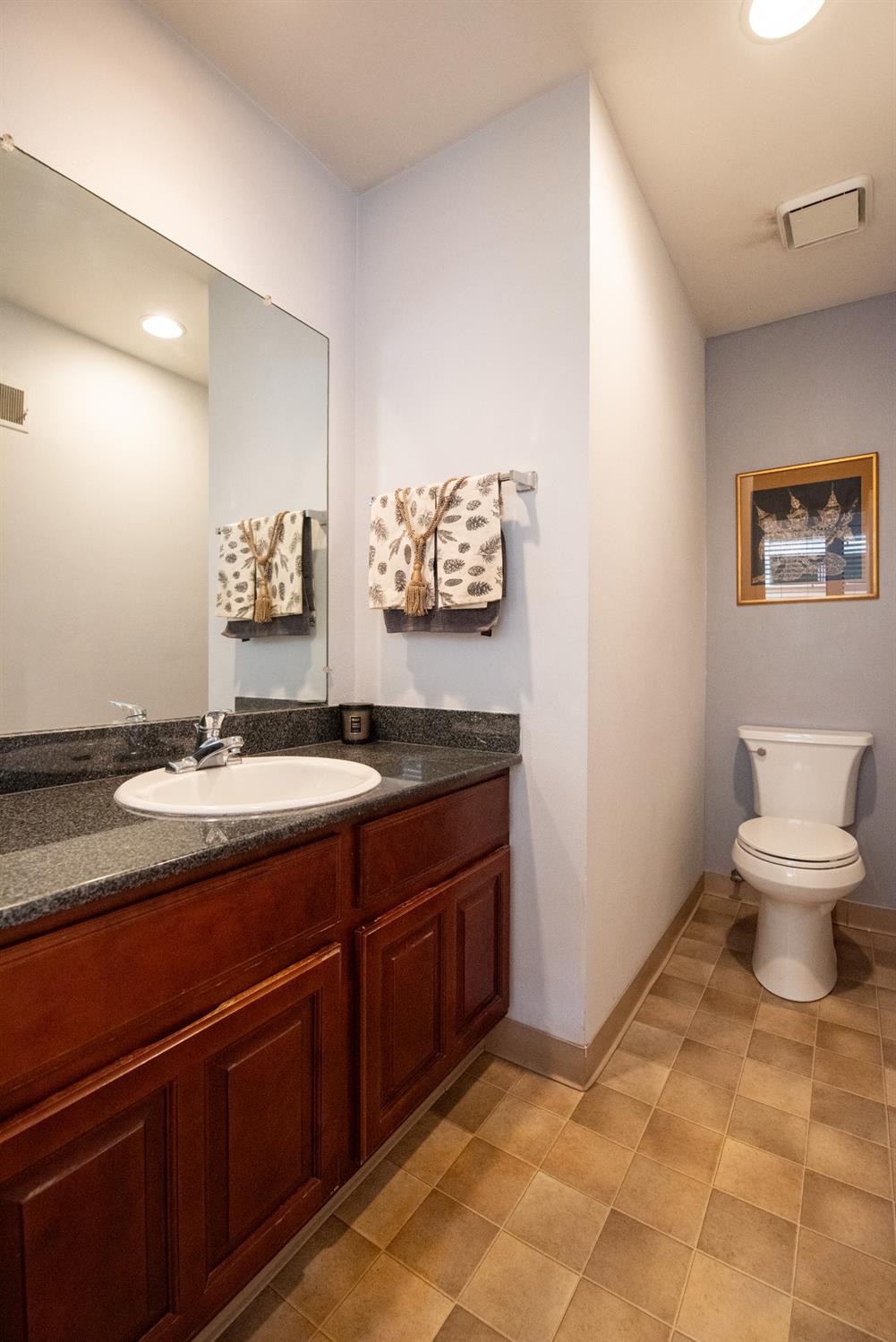 1232 W Roseburg Ave #C, Modesto, CA 95350