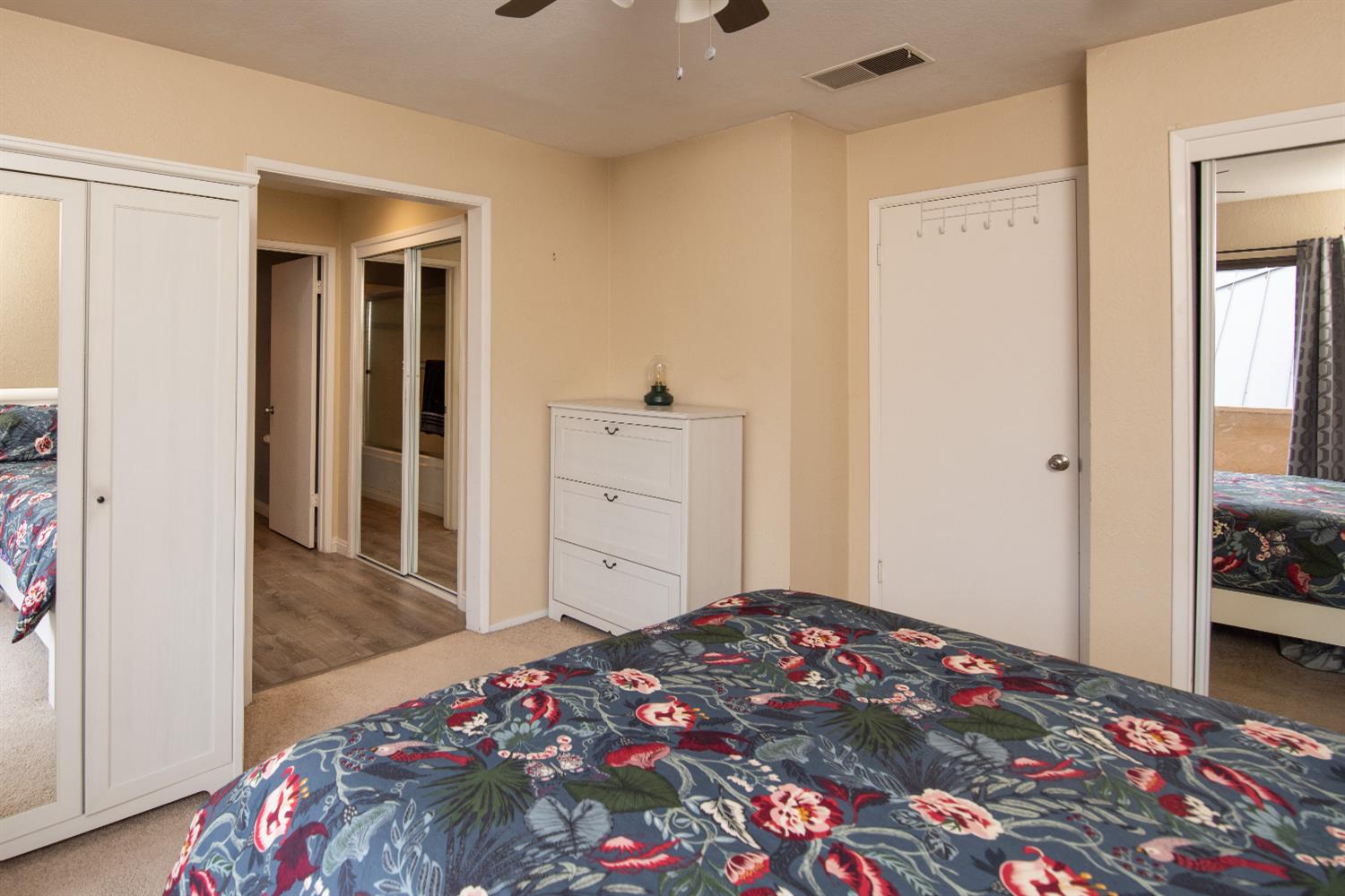 1232 W Roseburg Ave #C, Modesto, CA 95350