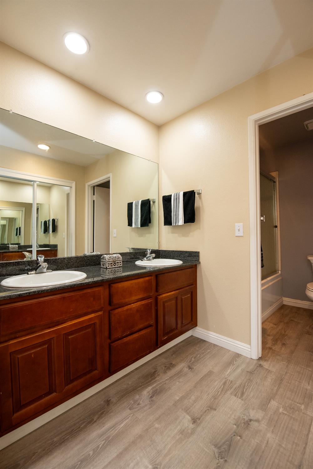 1232 W Roseburg Ave #C, Modesto, CA 95350