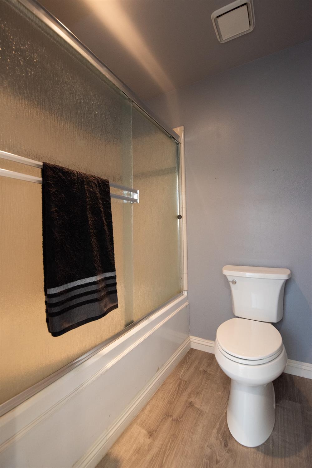 1232 W Roseburg Ave #C, Modesto, CA 95350