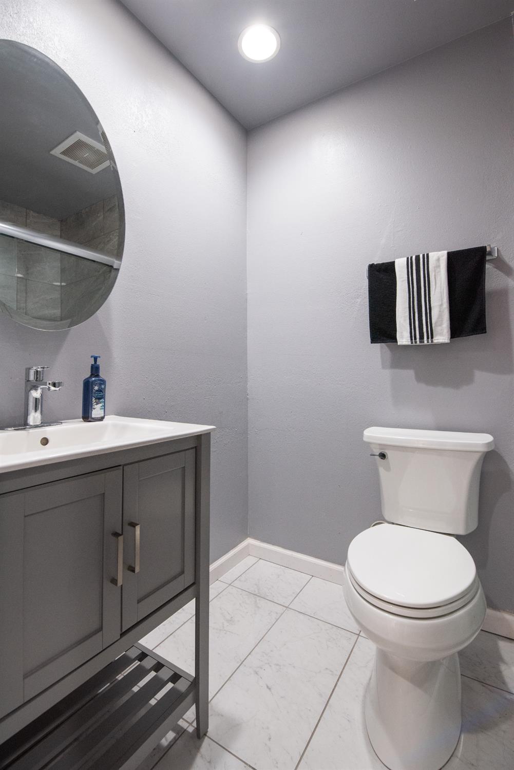 1232 W Roseburg Ave #C, Modesto, CA 95350