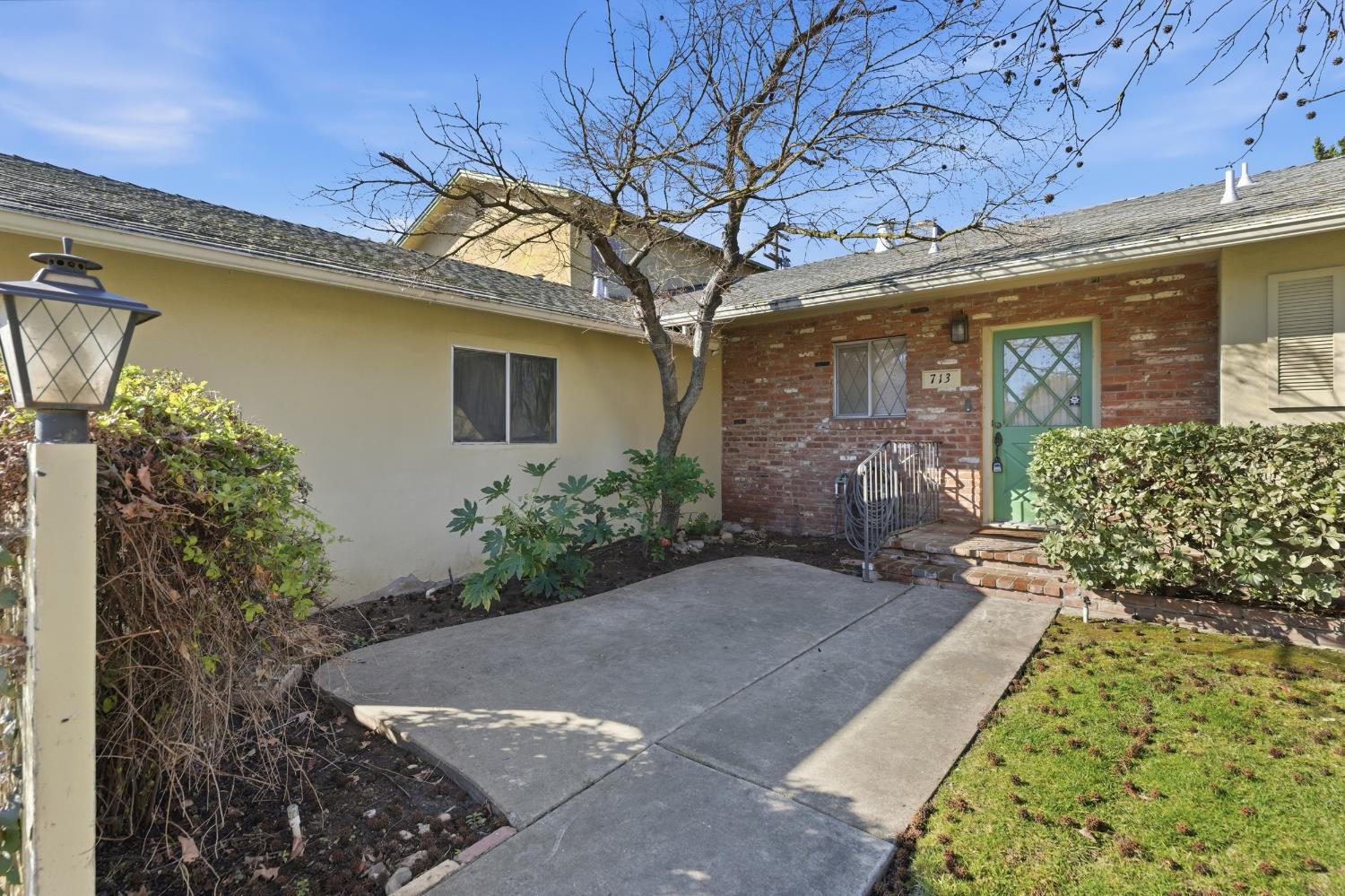 713 Rio Vista Dr, Modesto, CA 95355