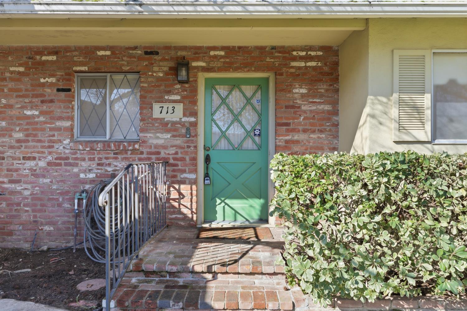 713 Rio Vista Dr, Modesto, CA 95355