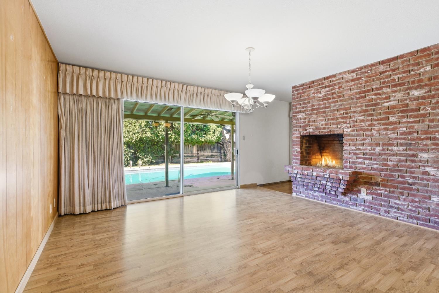 713 Rio Vista Dr, Modesto, CA 95355