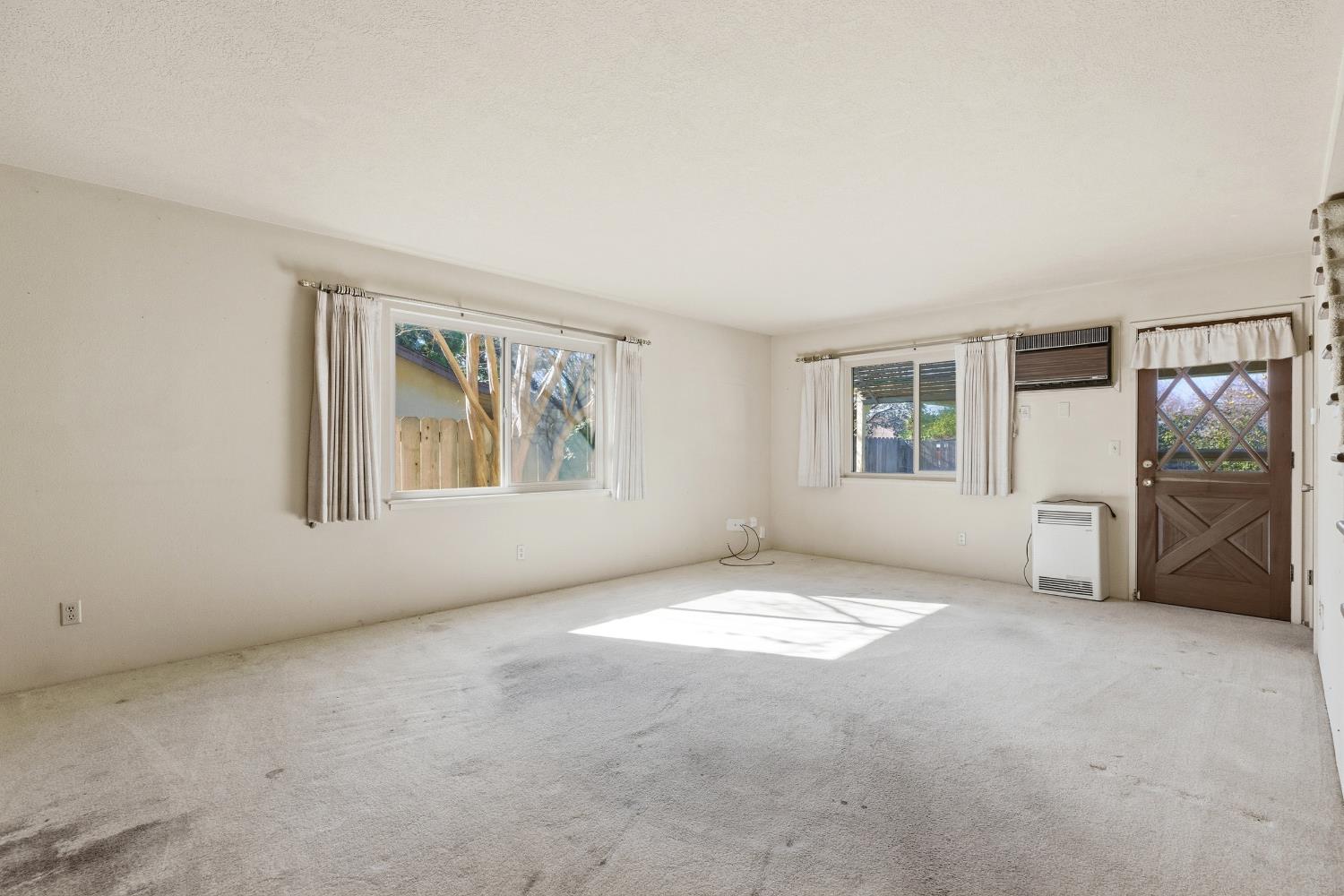 713 Rio Vista Dr, Modesto, CA 95355