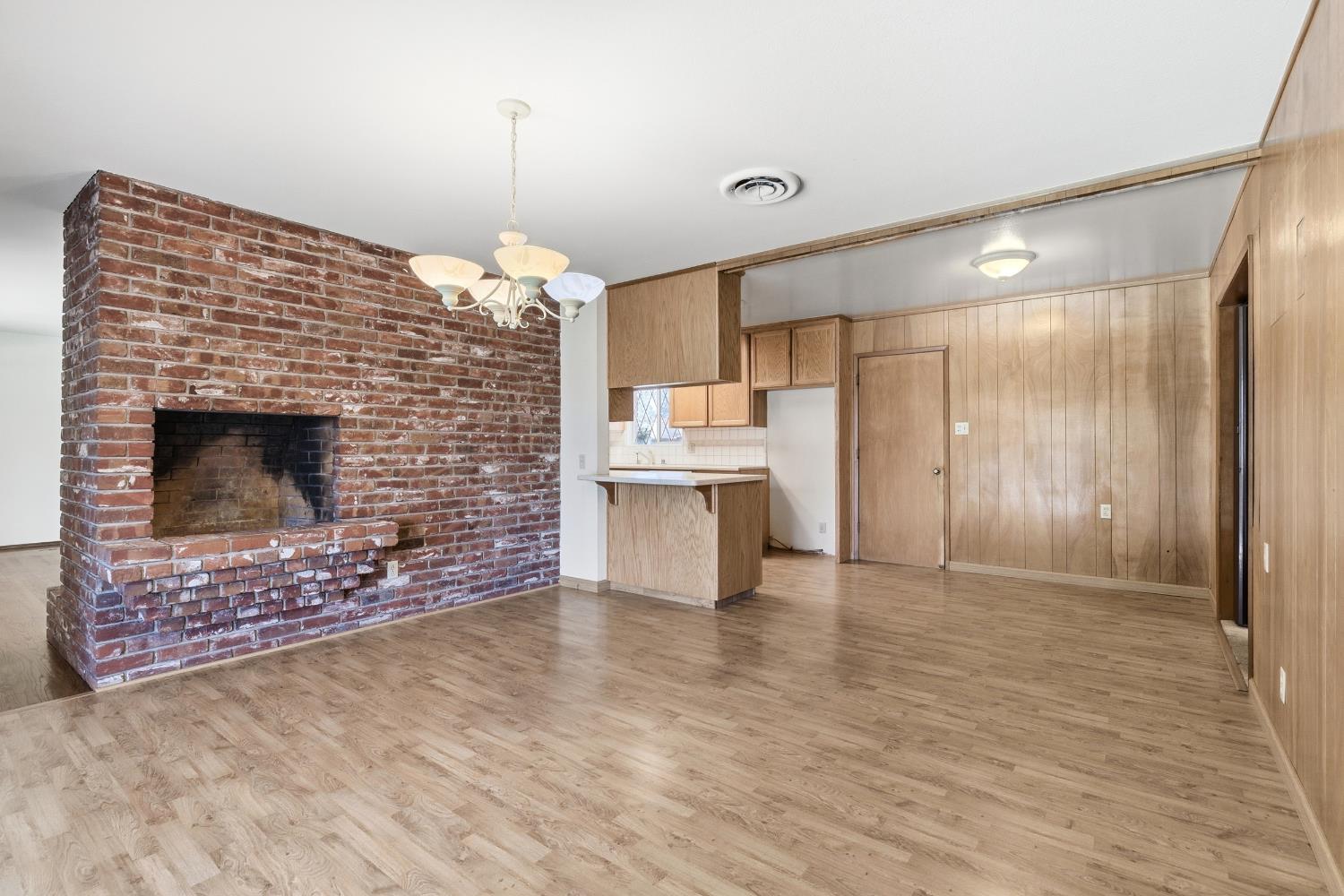 713 Rio Vista Dr, Modesto, CA 95355