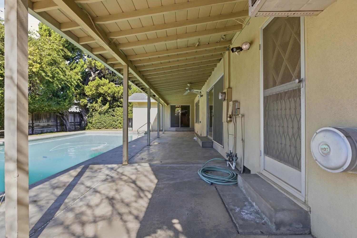 713 Rio Vista Dr, Modesto, CA 95355