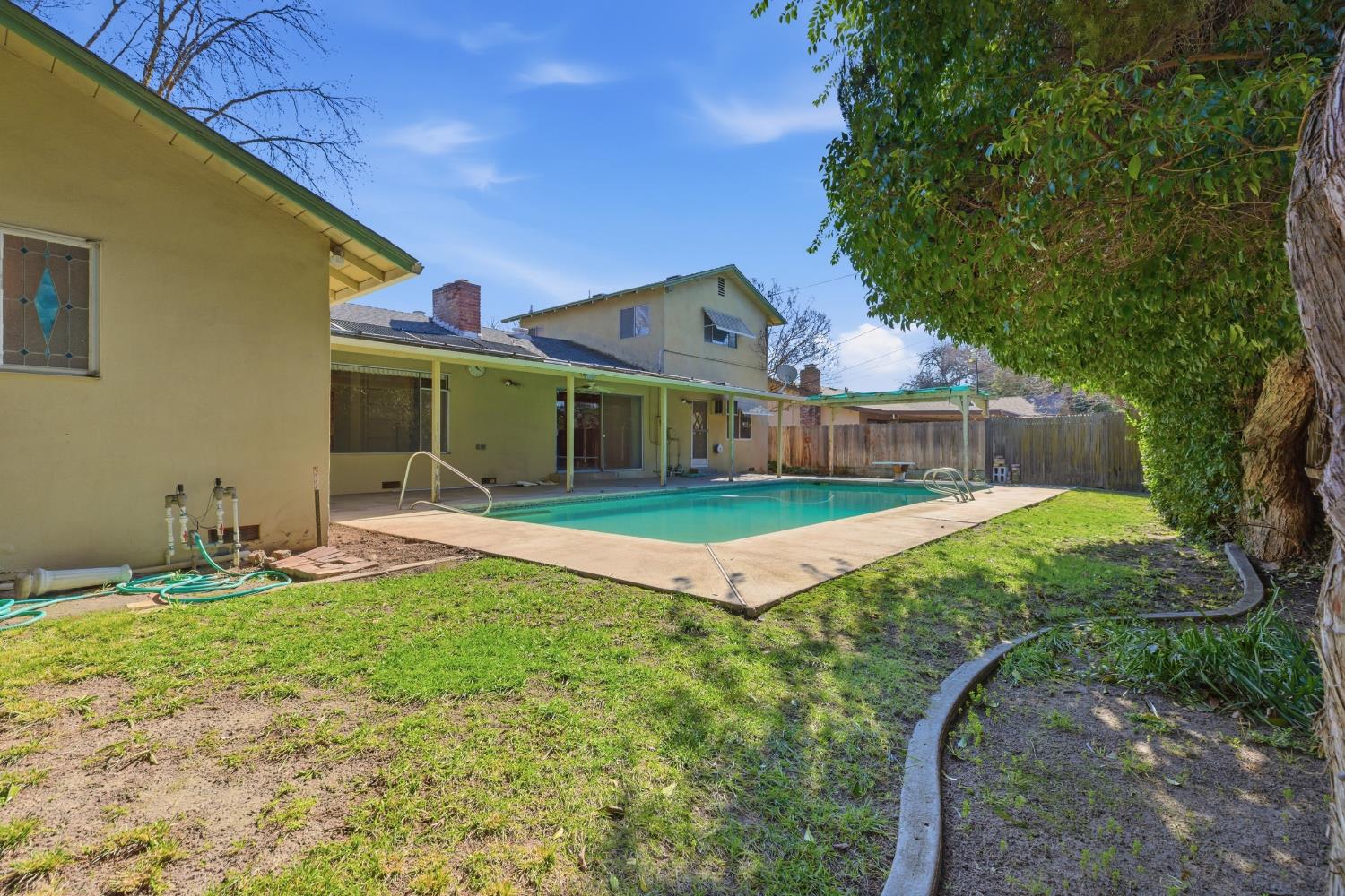 713 Rio Vista Dr, Modesto, CA 95355