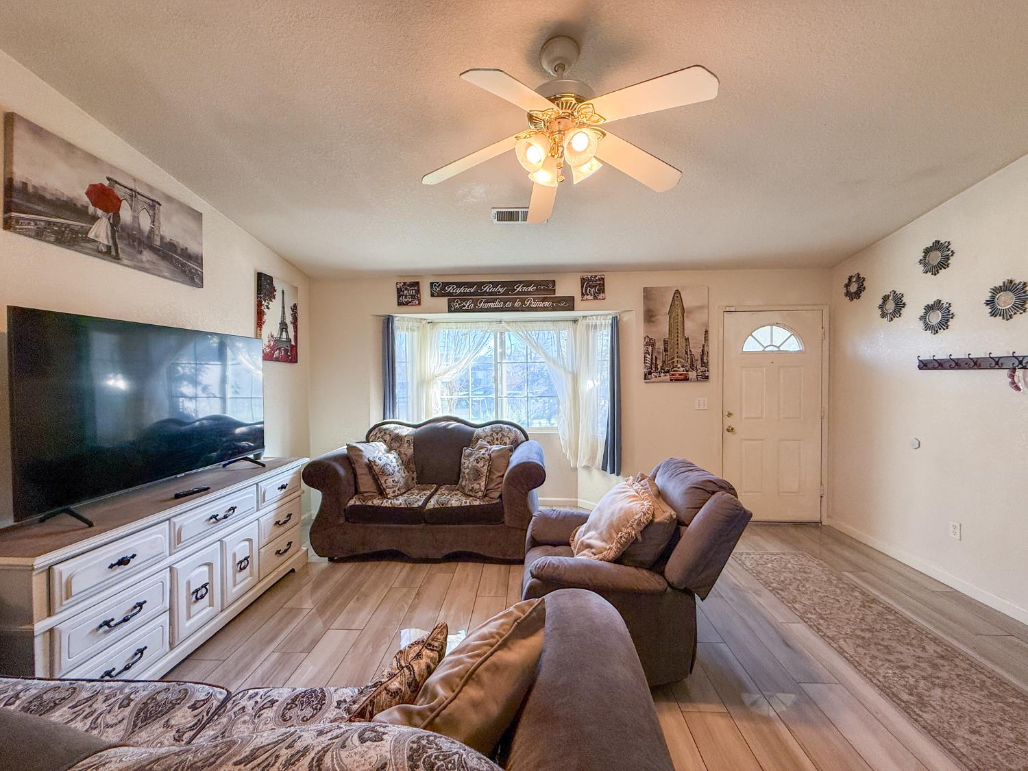 151 El Verano Way, Merced, CA 95341