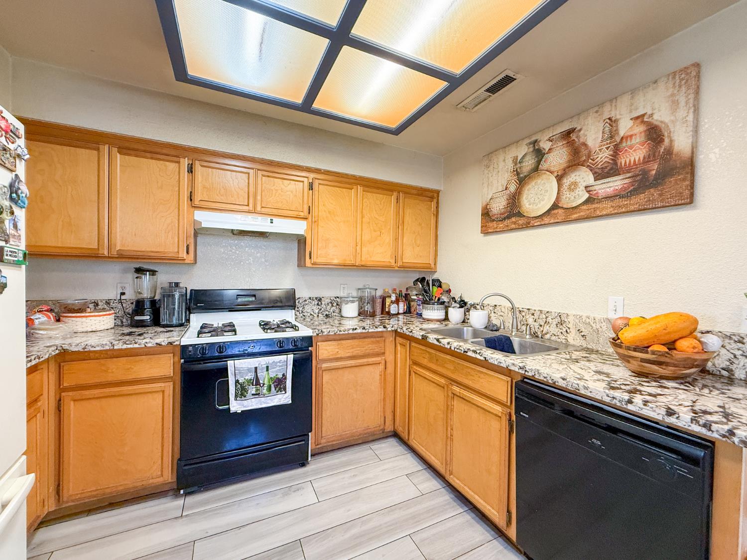 151 El Verano Way, Merced, CA 95341