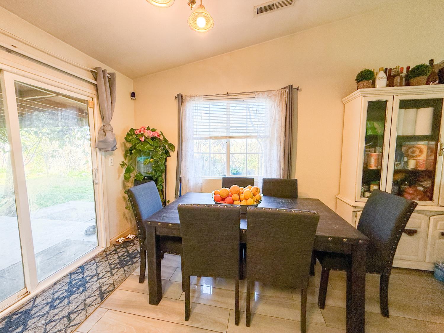 151 El Verano Way, Merced, CA 95341