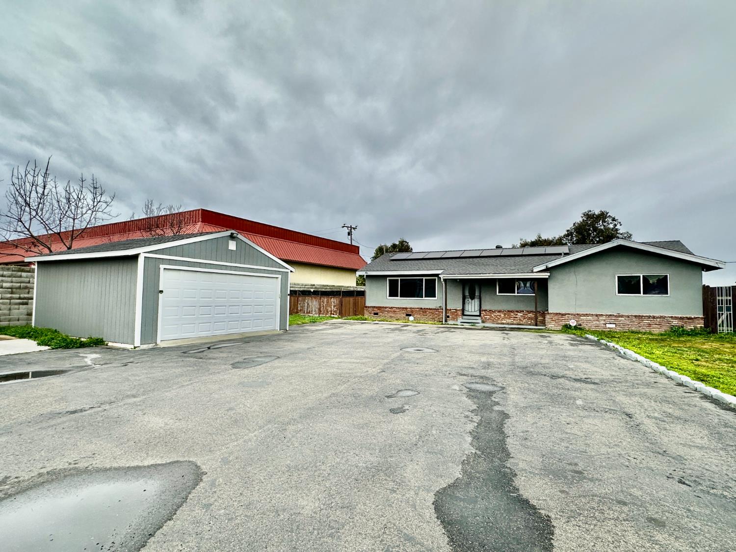 1253 E Louise Ave, Manteca, CA 95336