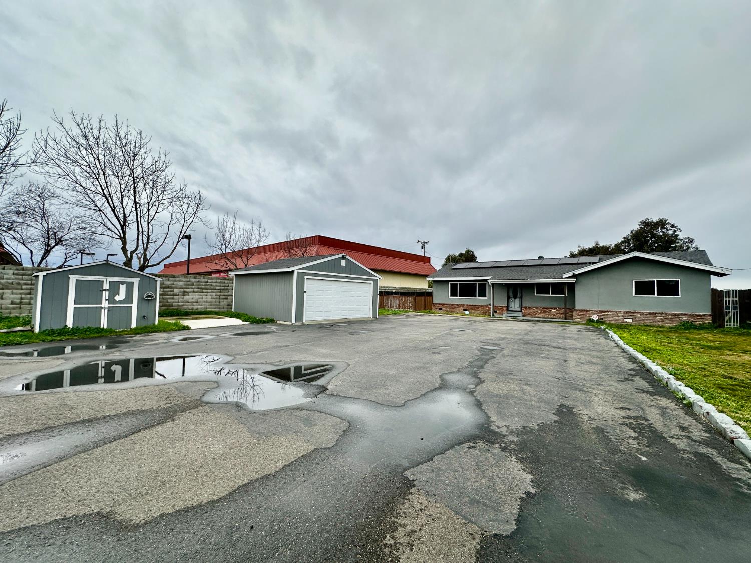 1253 E Louise Ave, Manteca, CA 95336