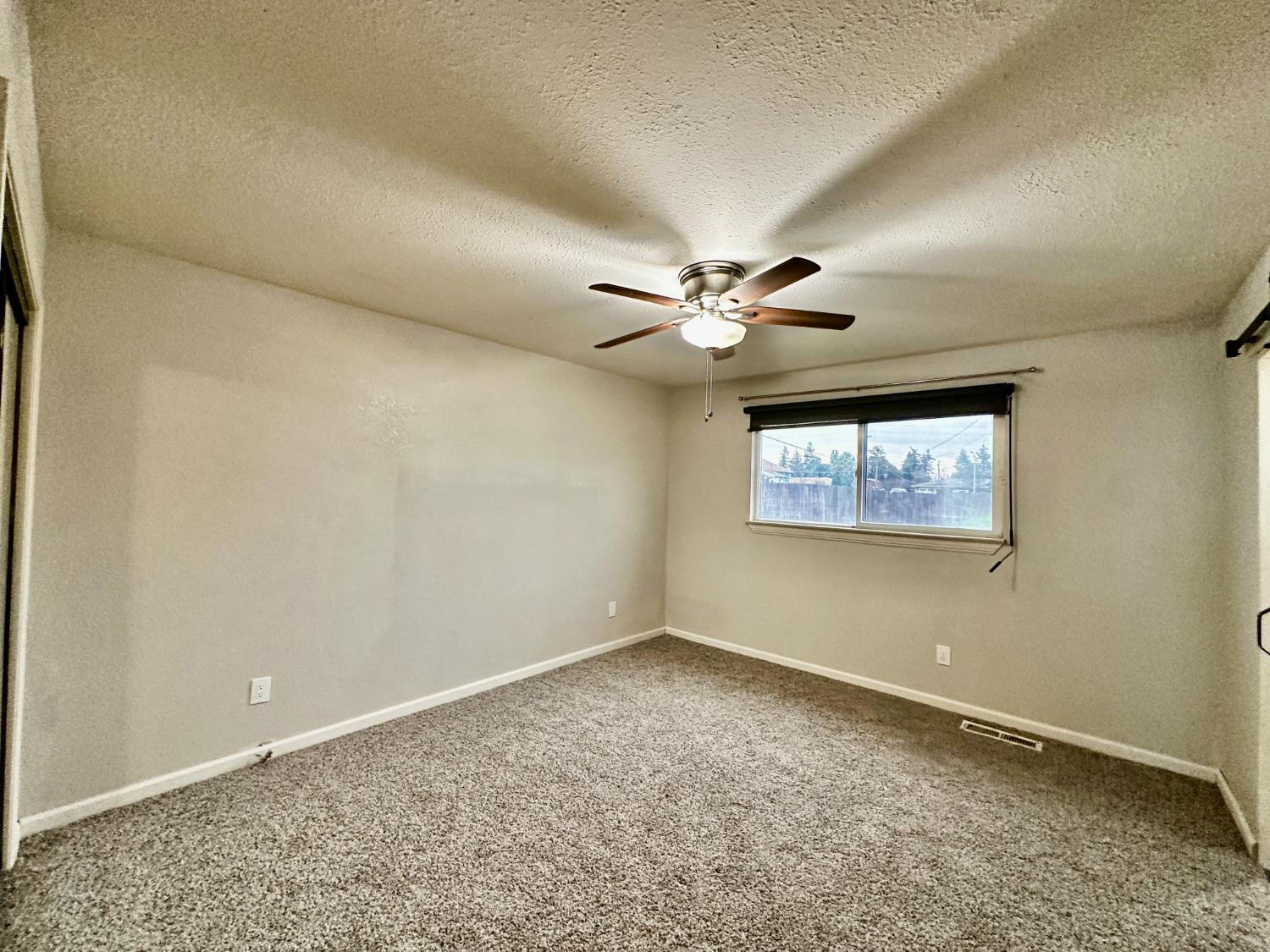 1253 E Louise Ave, Manteca, CA 95336