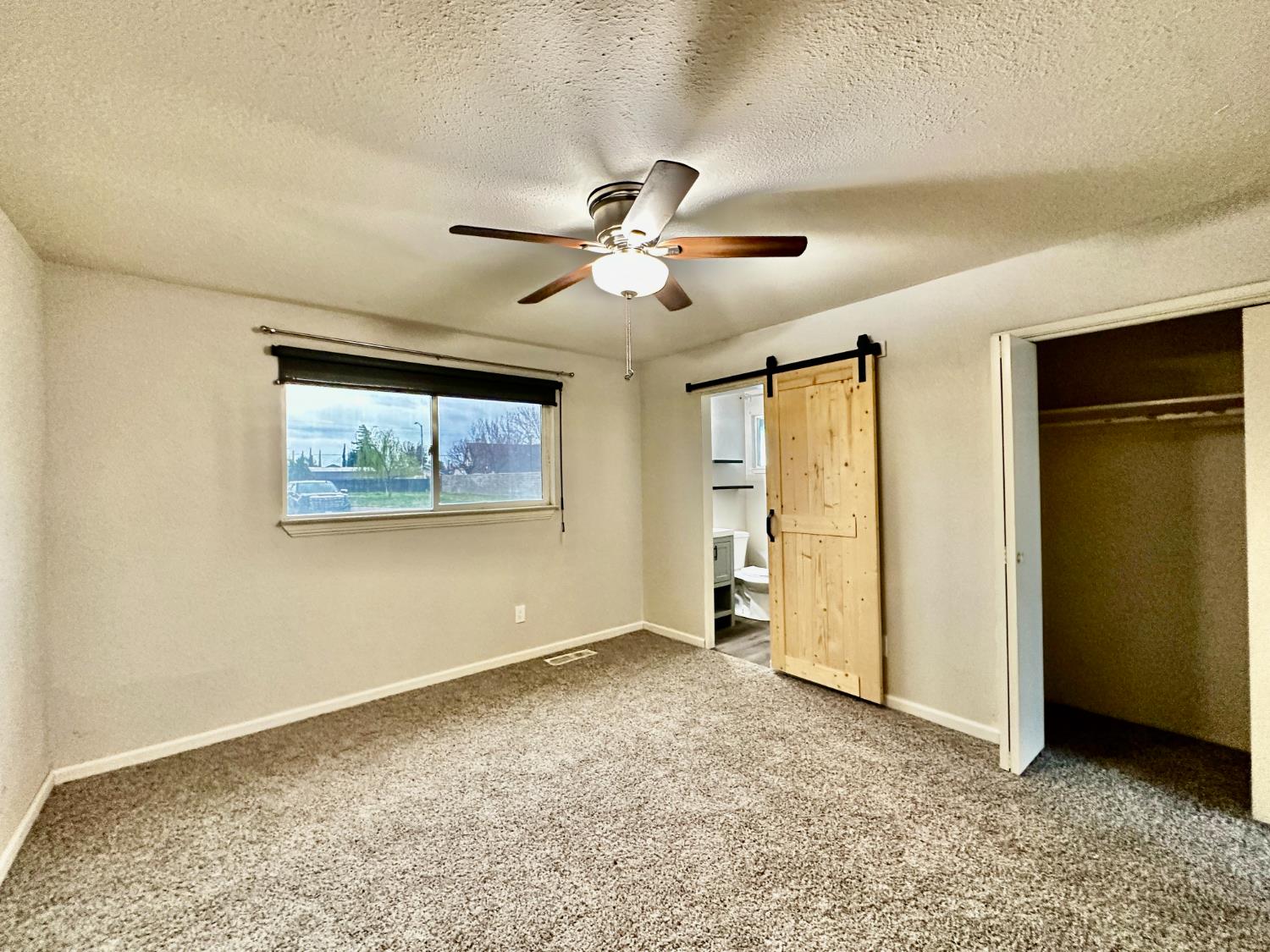 1253 E Louise Ave, Manteca, CA 95336