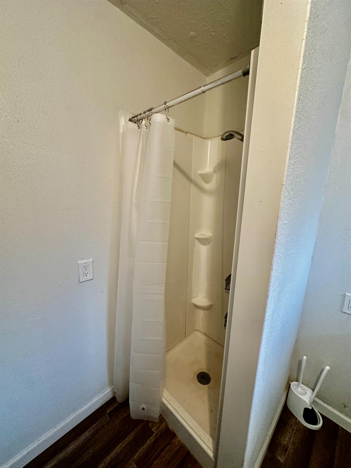 1253 E Louise Ave, Manteca, CA 95336