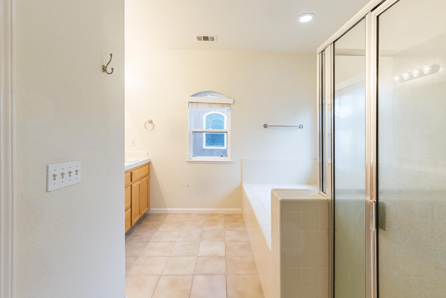 2608 Donner Trl, Riverbank, CA 95367