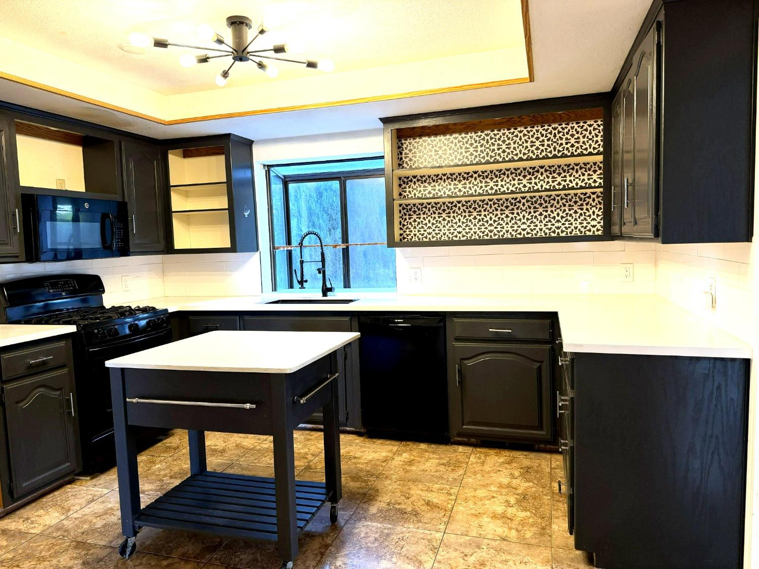 12024 Acosta Ct, Waterford, CA 95386