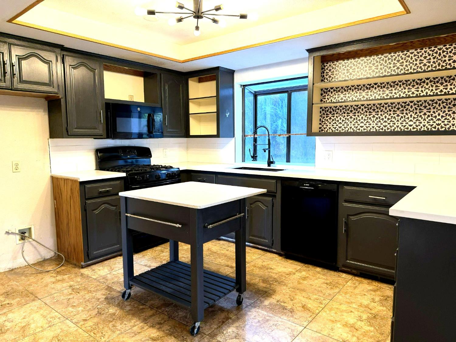 12024 Acosta Ct, Waterford, CA 95386