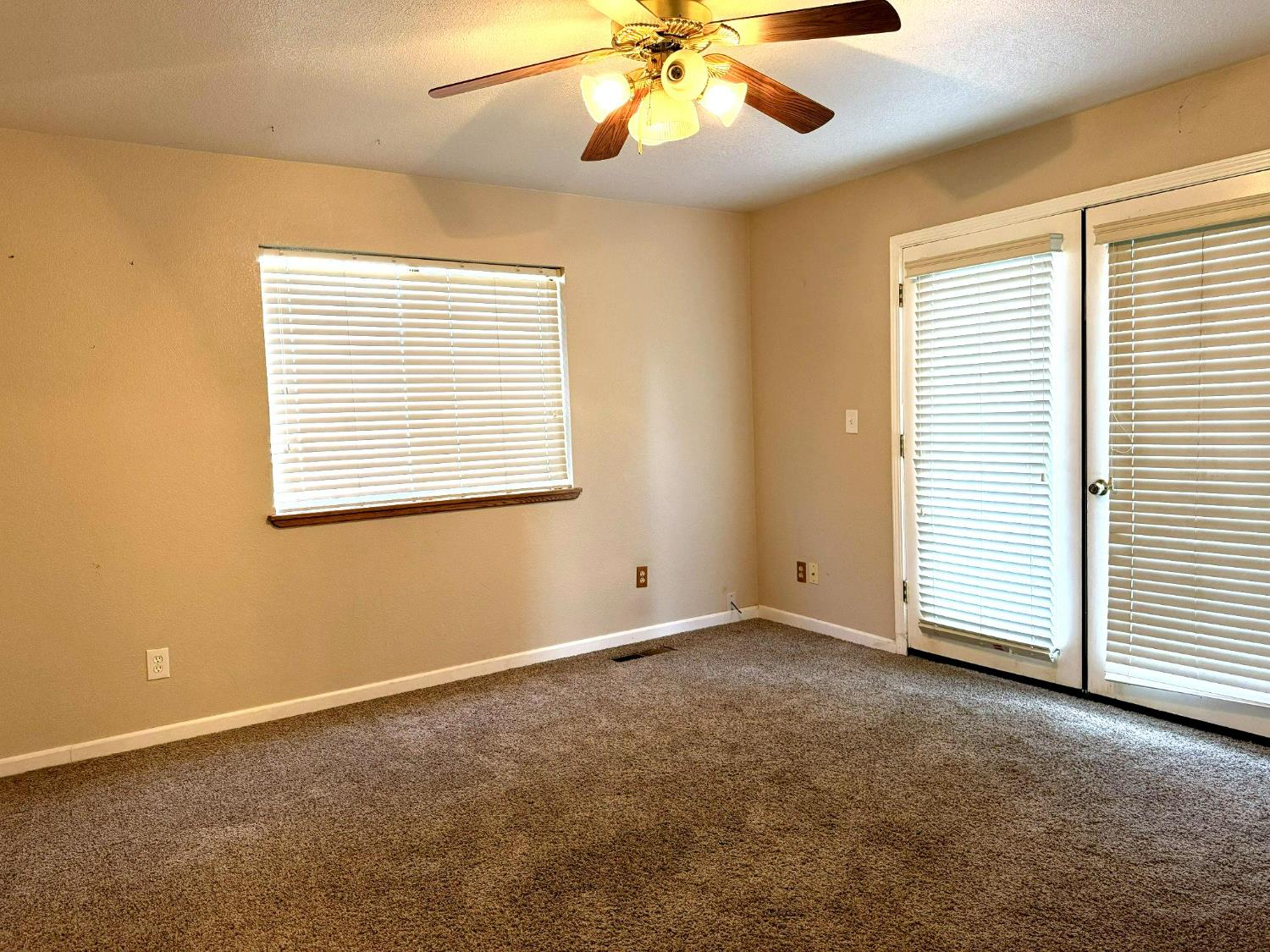 12024 Acosta Ct, Waterford, CA 95386