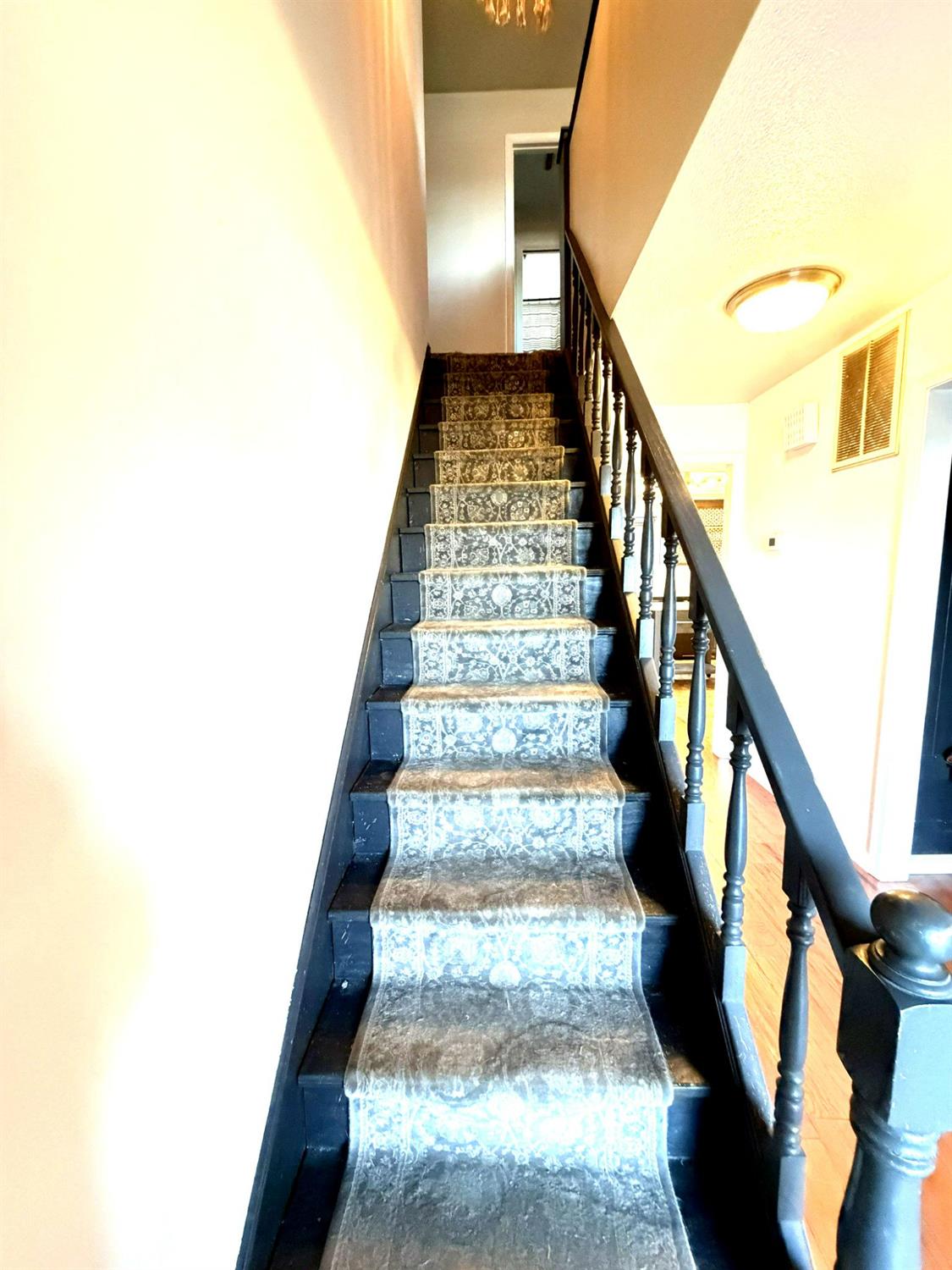 12024 Acosta Ct, Waterford, CA 95386