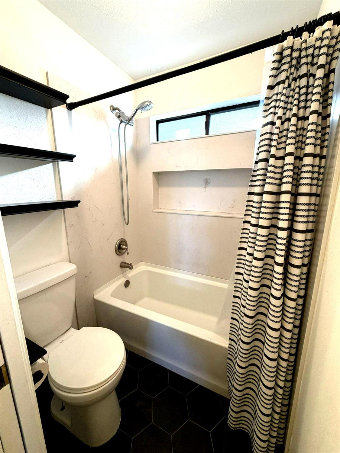 12024 Acosta Ct, Waterford, CA 95386