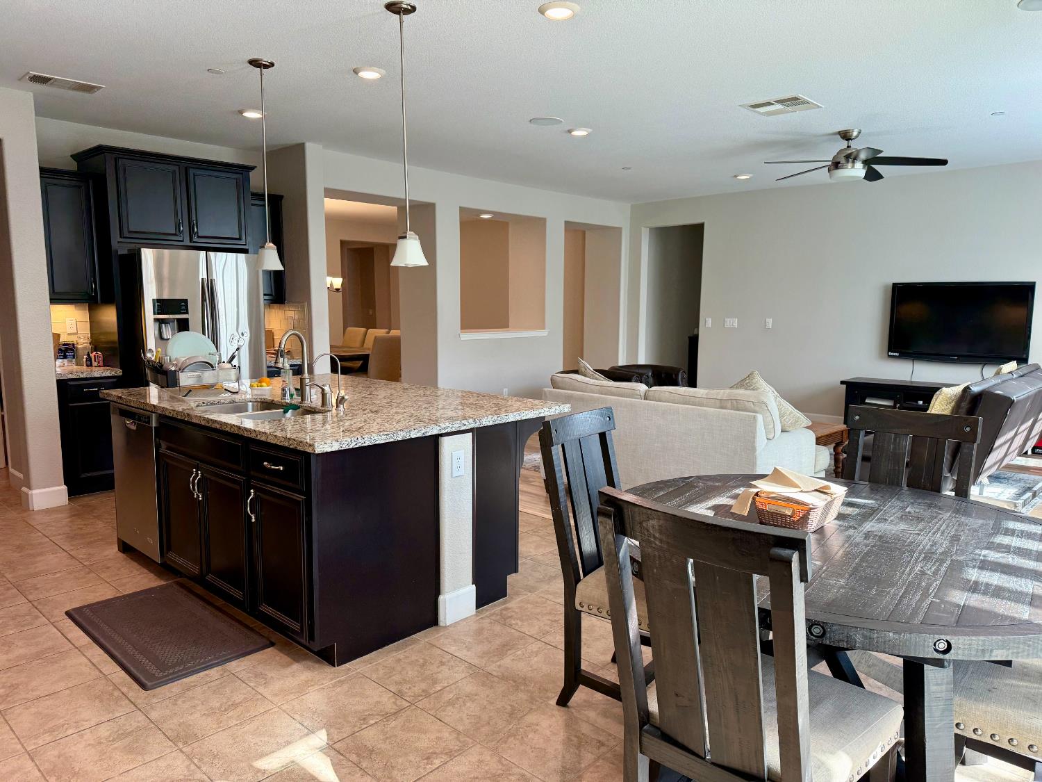 962 Orange Blossom Ave, Manteca, CA 95337