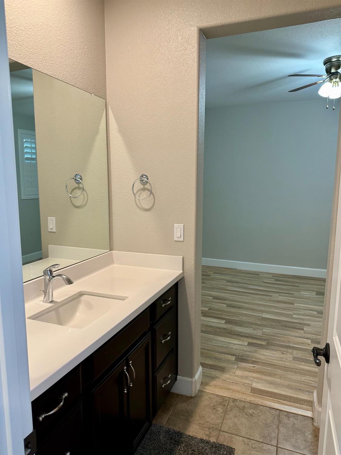 962 Orange Blossom Ave, Manteca, CA 95337