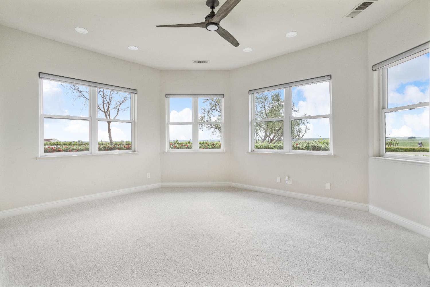 16641 Sonora Rd, Oakdale, CA 95361