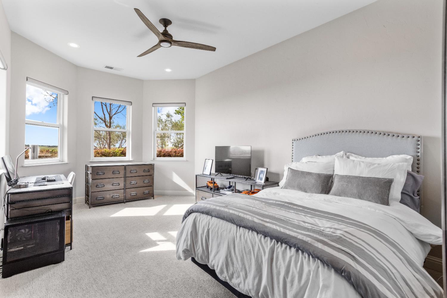 16641 Sonora Rd, Oakdale, CA 95361