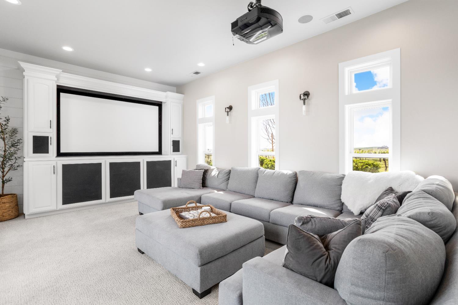 16641 Sonora Rd, Oakdale, CA 95361