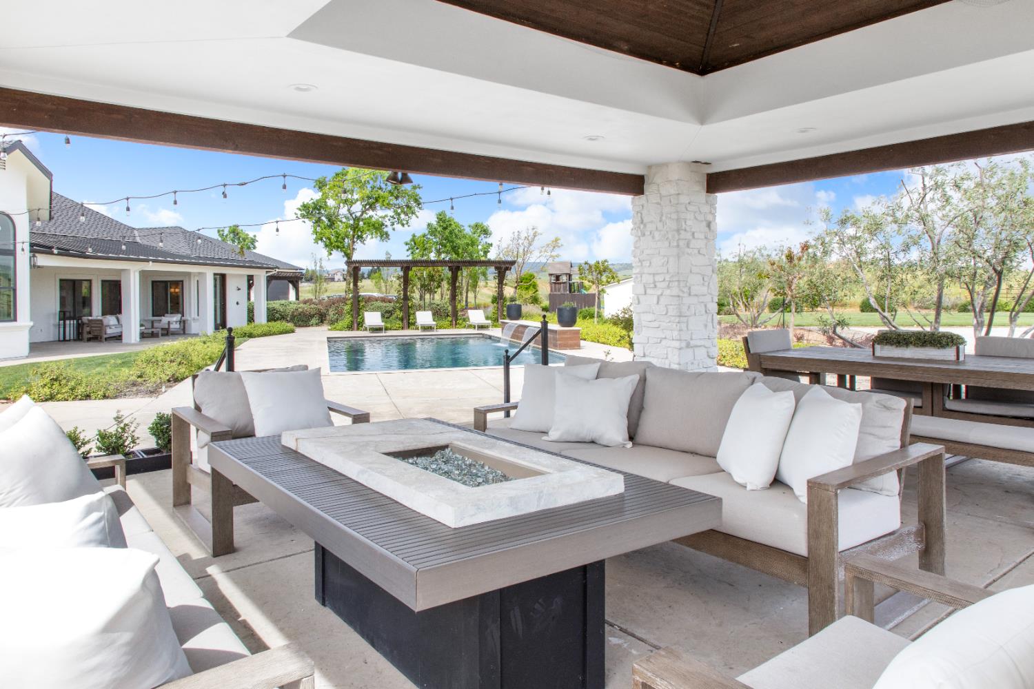 16641 Sonora Rd, Oakdale, CA 95361