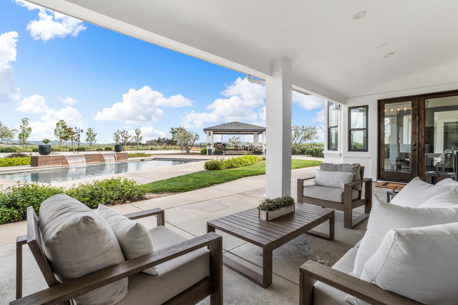 16641 Sonora Rd, Oakdale, CA 95361